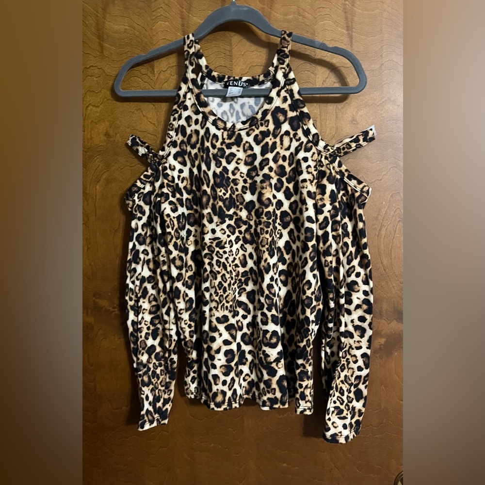 Venus Leopard Cold Shoulder Blouse Size Large runs like Medium